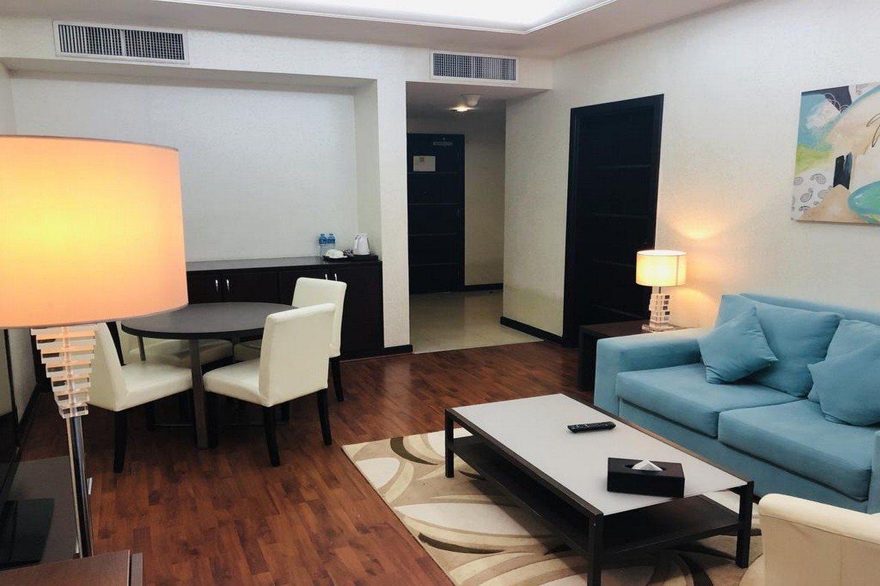 Gokulam Park Doha Hotel Exterior foto