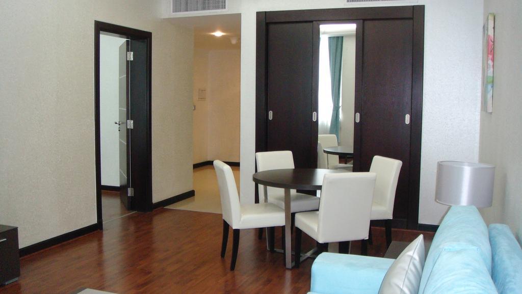 Gokulam Park Doha Hotel Exterior foto