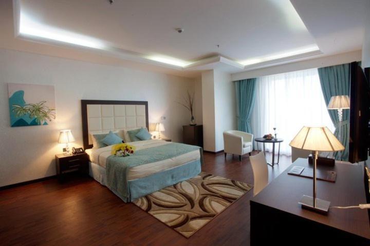 Gokulam Park Doha Hotel Exterior foto