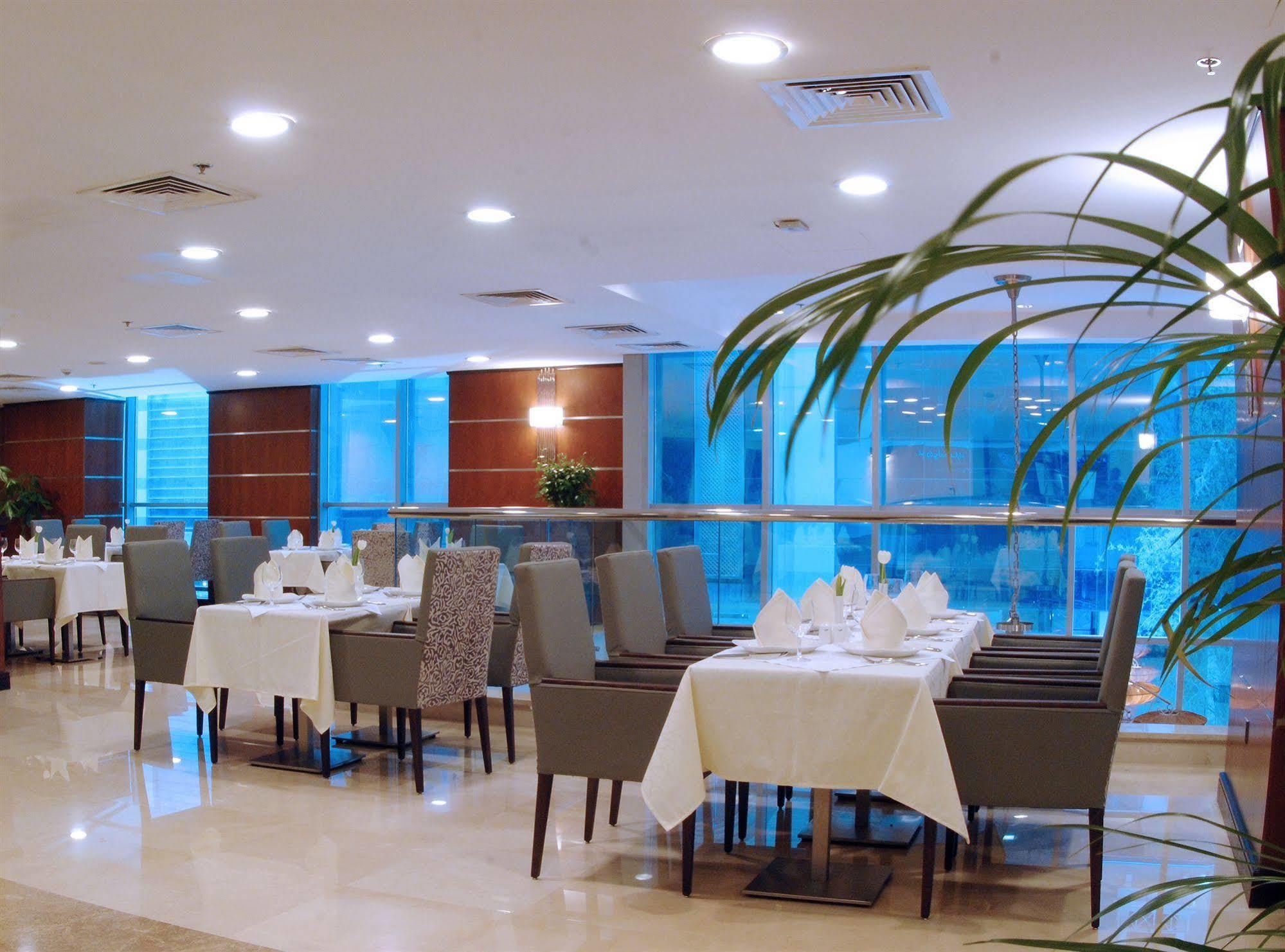 Gokulam Park Doha Hotel Exterior foto